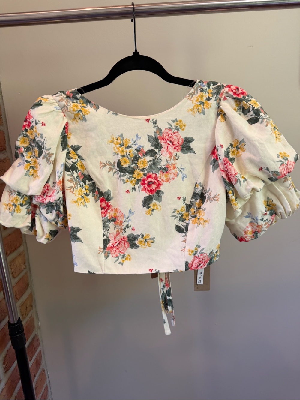 Floral Puff-Sleeve Open Back Linen Crop Top in Cream